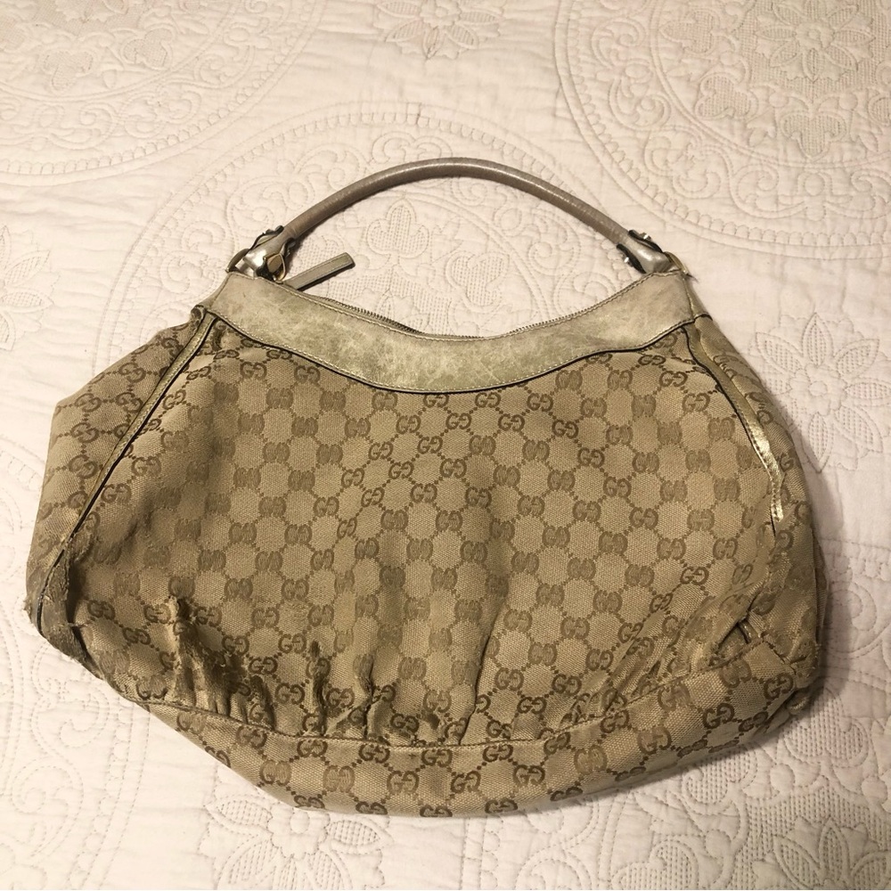 Gucci Beige and Gold Shoulder Bag - Picture 2 of 16